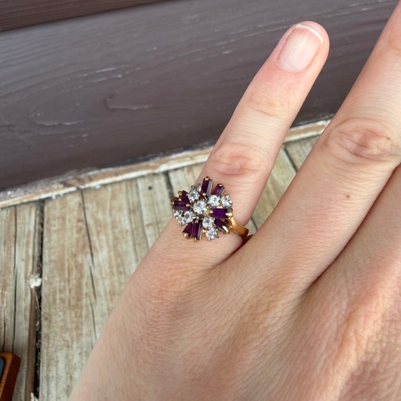 Jewelry - 18KGE Cocktail Ring Women Size 6.25 Gold Purple Baguette Floral Cluster Vintage